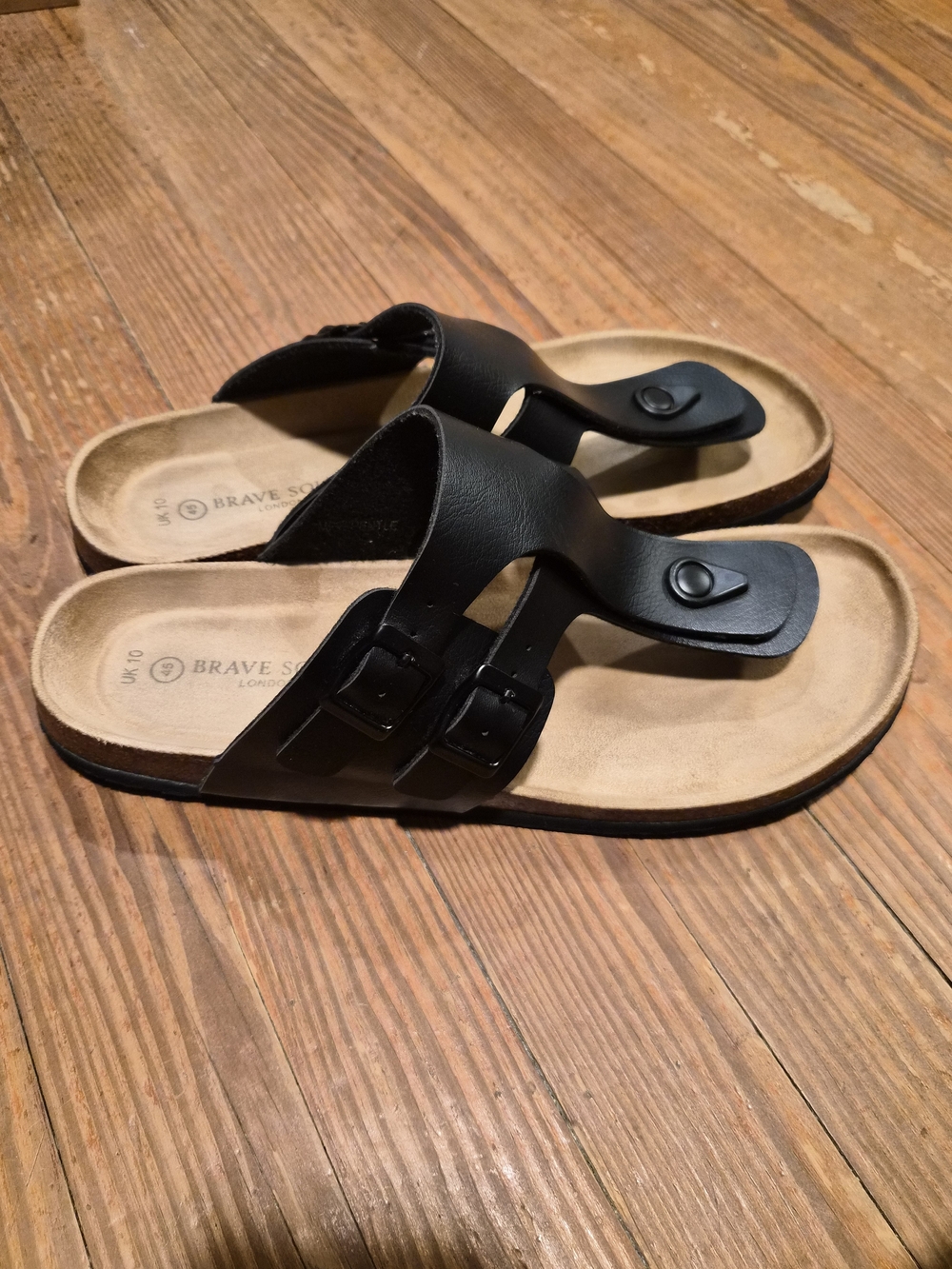 Brave Soul Men's Black Leather Buckle Toe-Post Sandals